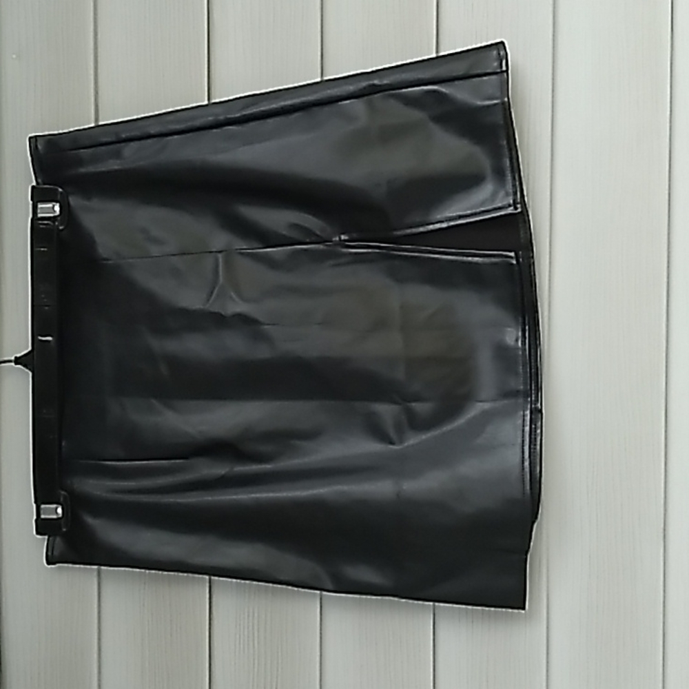 SHEIN Faux Leather Black Skirt, Very Soft - Picture 1 of 4